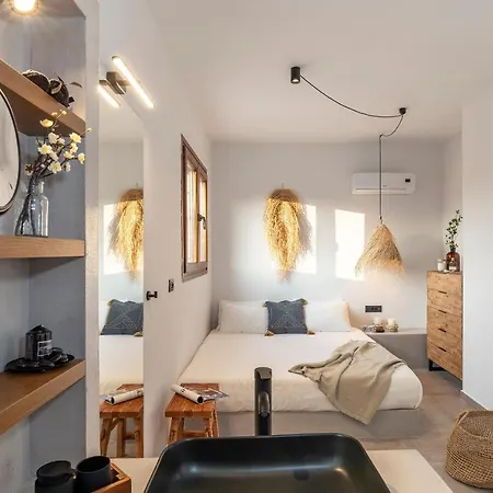 Luxury Nissovilla With Private Pool & Sea Views קולימביה