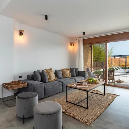 Βίλα Luxury Nissovilla With Private Pool & Sea Views Κολύμπια