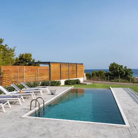 Luxury Nissovilla With Private Pool & Sea Views וילה