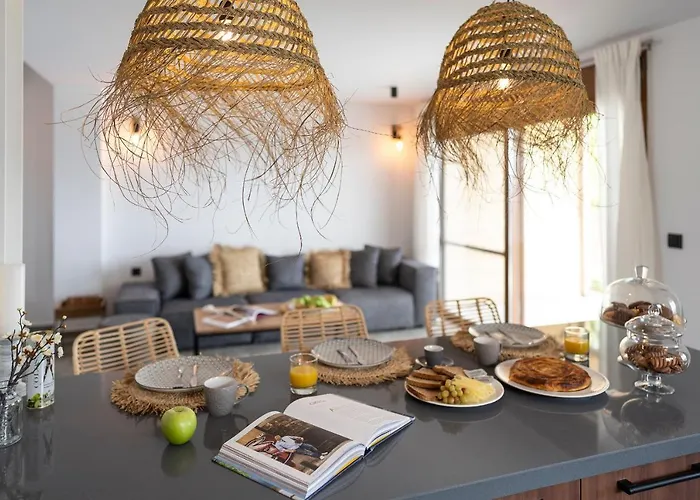 Luxury Nissovilla With Private Pool & Sea Views فيلة