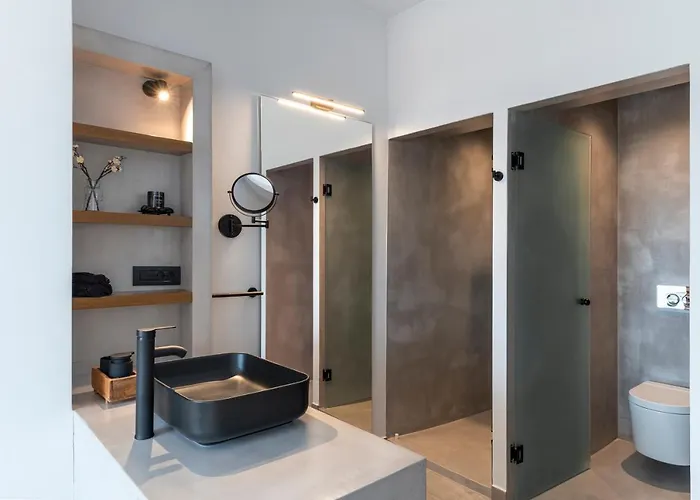 Luxury Nissovilla With Private Pool & Sea Views فيلة