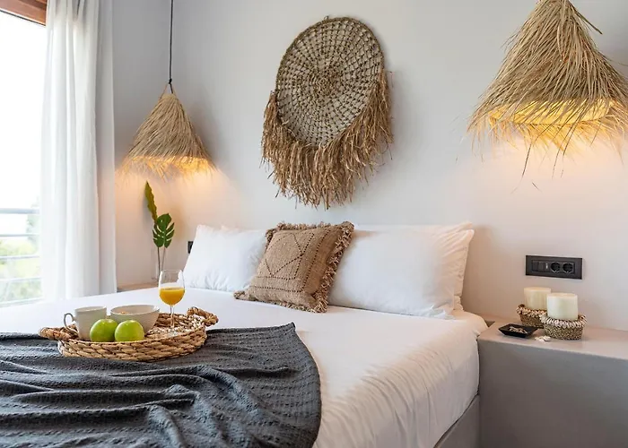 Luxury Nissovilla With Private Pool & Sea Views كولومبيا