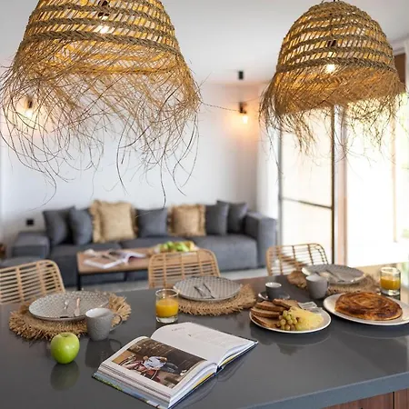Luxury Nissovilla With Private Pool & Sea Views 빌라