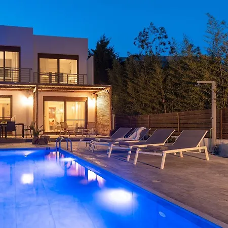 Luxury Nissovilla With Private Pool & Sea Views 콜림비아