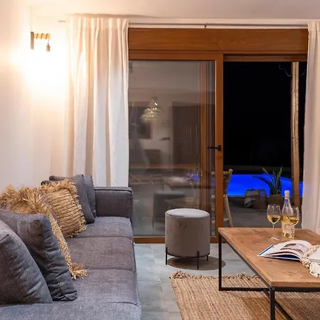 빌라 Luxury Nissovilla With Private Pool & Sea Views *