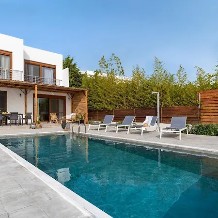 Luxury Nissovilla With Private Pool & Sea Views * 콜림비아